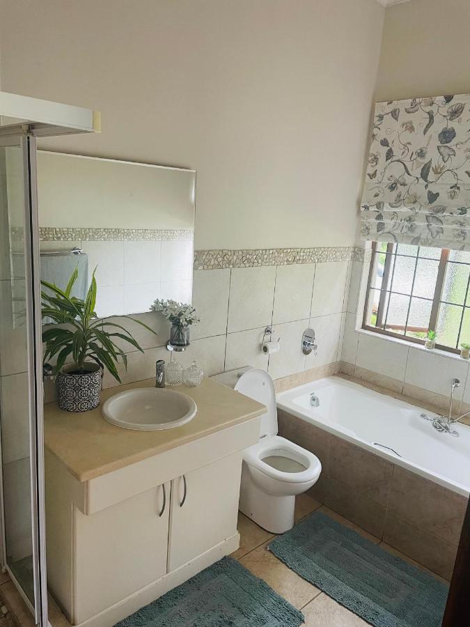 Porterfield Guest House, Champagne Valley Екстериор снимка