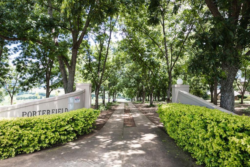 Porterfield Guest House, Champagne Valley Екстериор снимка